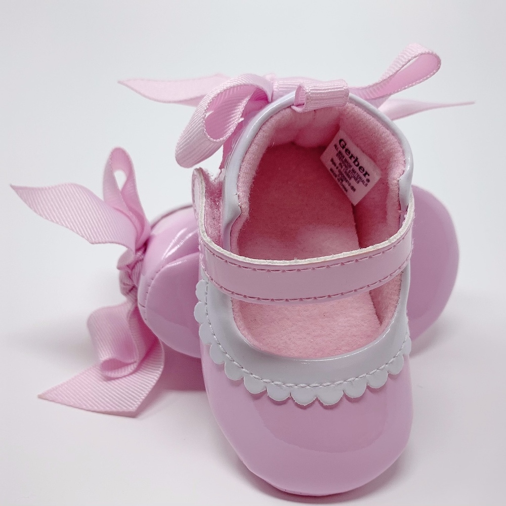 Gerber Baby shoes size 0-3M